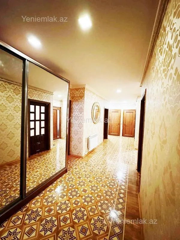 Satılır 5 otaqlı köhnə tikili 133 m²