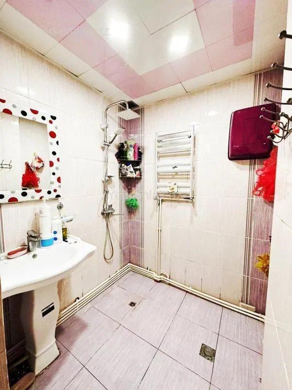 Satılır 5 otaqlı köhnə tikili 133 m²