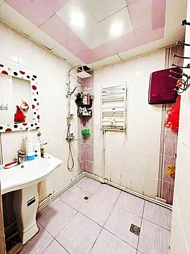 Satılır 5 otaqlı köhnə tikili 133 m²