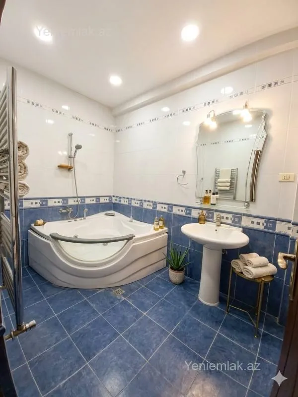 Satılır 4 otaqlı yeni tikili 200 m²