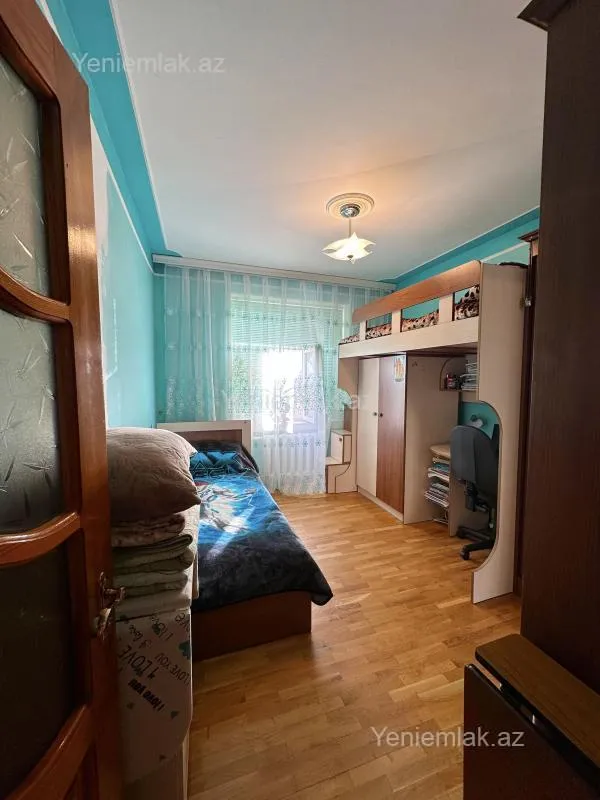 Satılır 3 otaqlı köhnə tikili 80 m²
