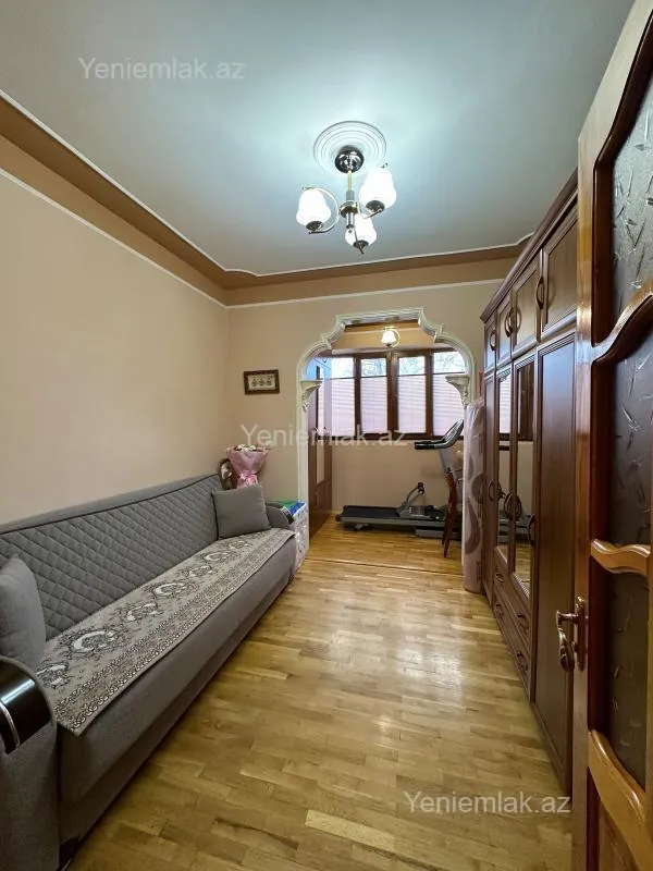 Satılır 3 otaqlı köhnə tikili 80 m²