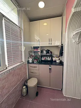 Satılır 3 otaqlı köhnə tikili 80 m²