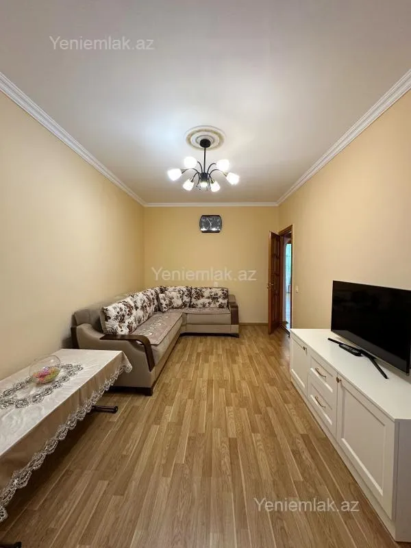 Satılır 3 otaqlı köhnə tikili 80 m²