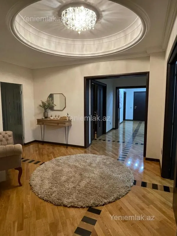 Satılır 4 otaqlı yeni tikili 230 m²