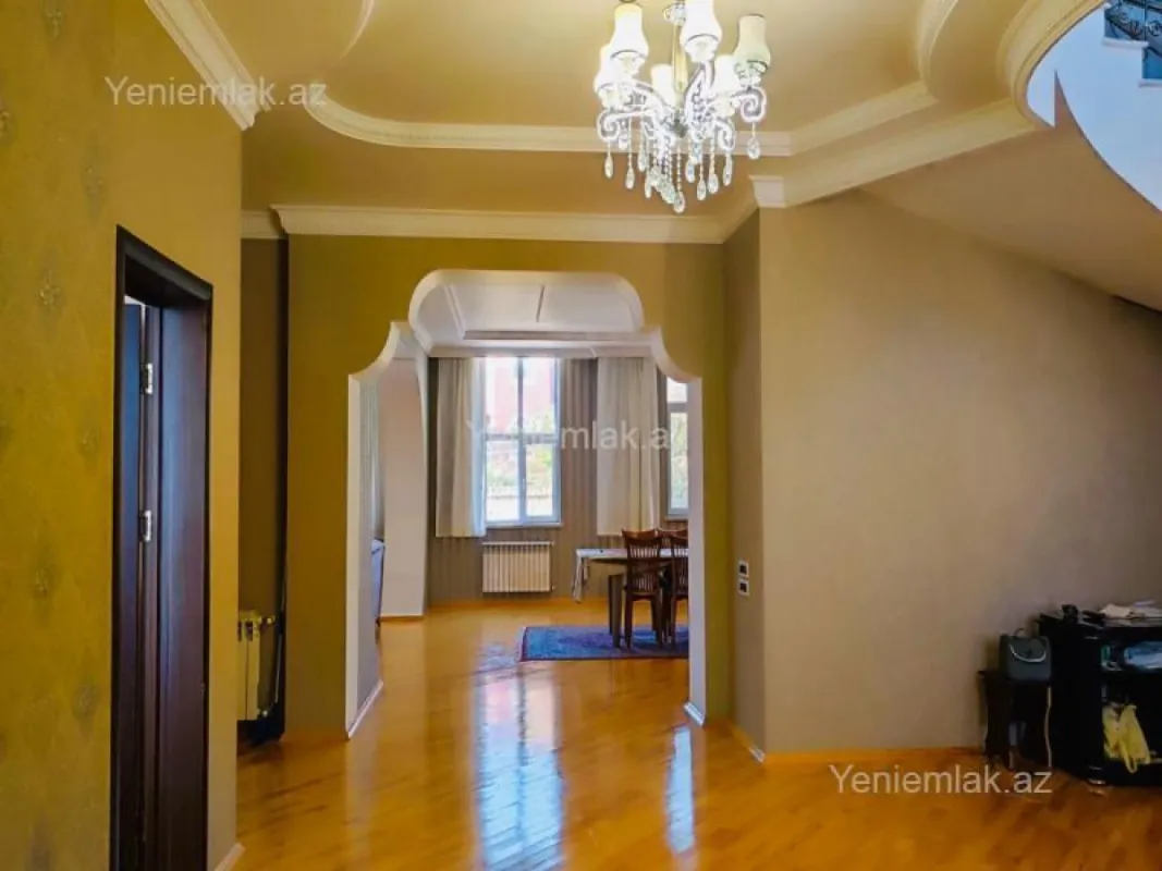 Satılır 6 otaqlı həyət evi 510 m²