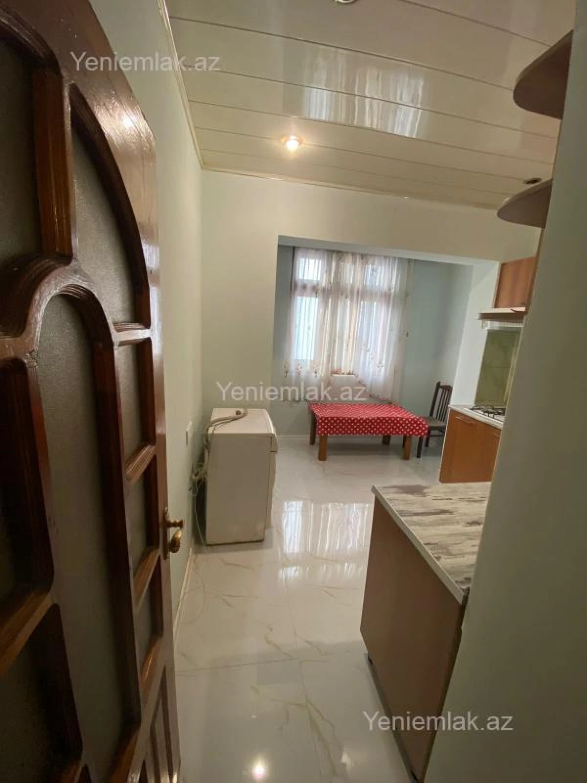 Satılır 2 otaqlı köhnə tikili 70 m²