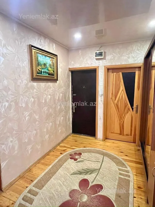 Satılır 4 otaqlı köhnə tikili 105 m²