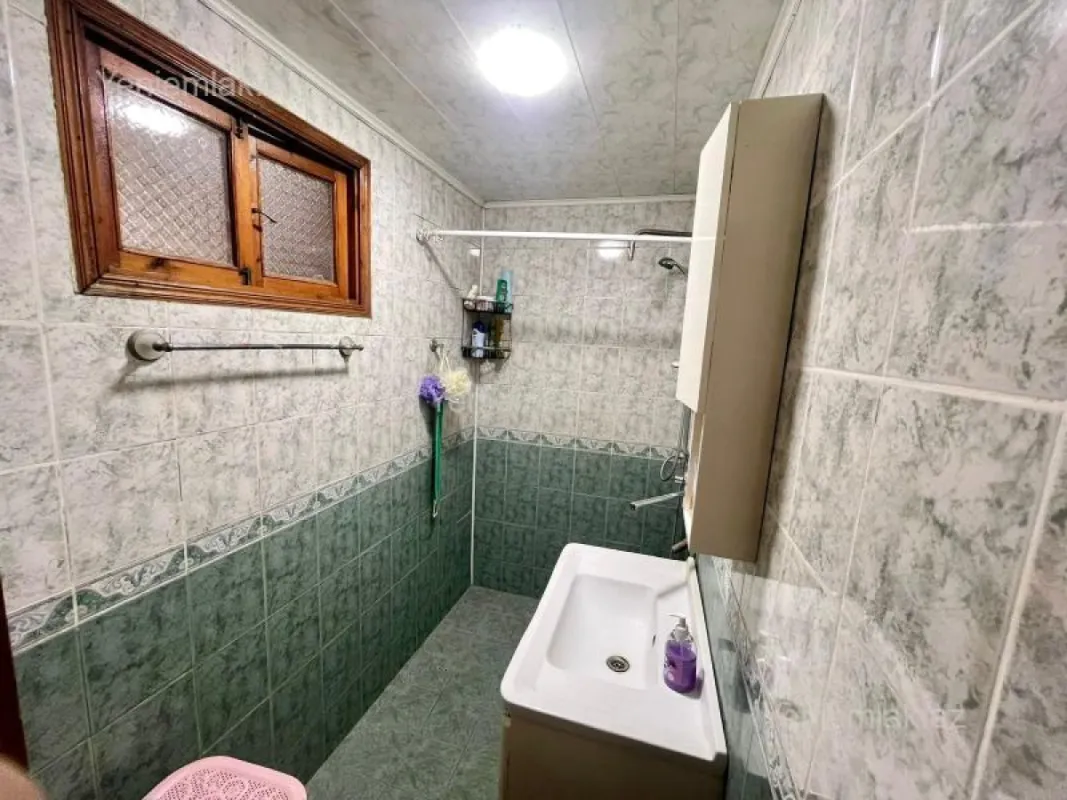 Satılır 4 otaqlı köhnə tikili 105 m²