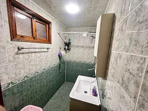 Satılır 4 otaqlı köhnə tikili 105 m²