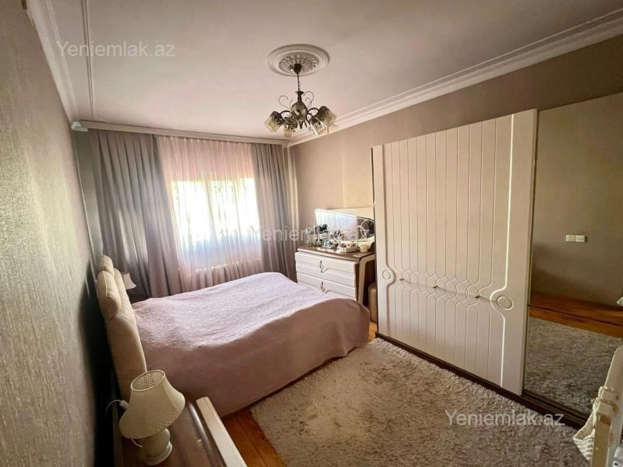 Satılır 4 otaqlı köhnə tikili 105 m²