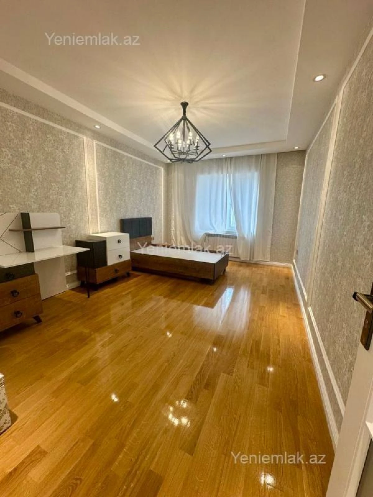 Satılır 3 otaqlı köhnə tikili 95 m²