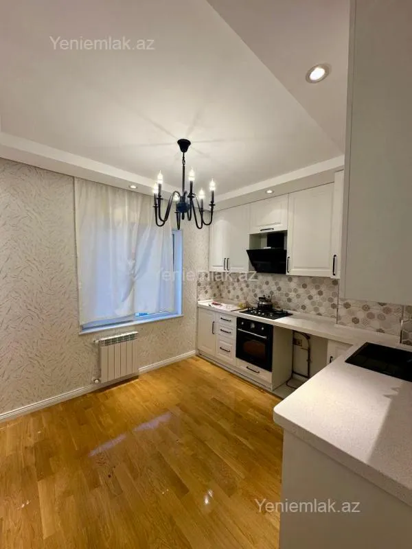 Satılır 3 otaqlı köhnə tikili 95 m²