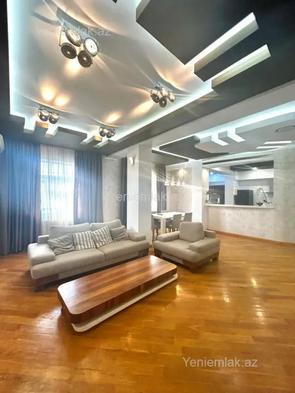 Satılır 3 otaqlı yeni tikili 120 m²