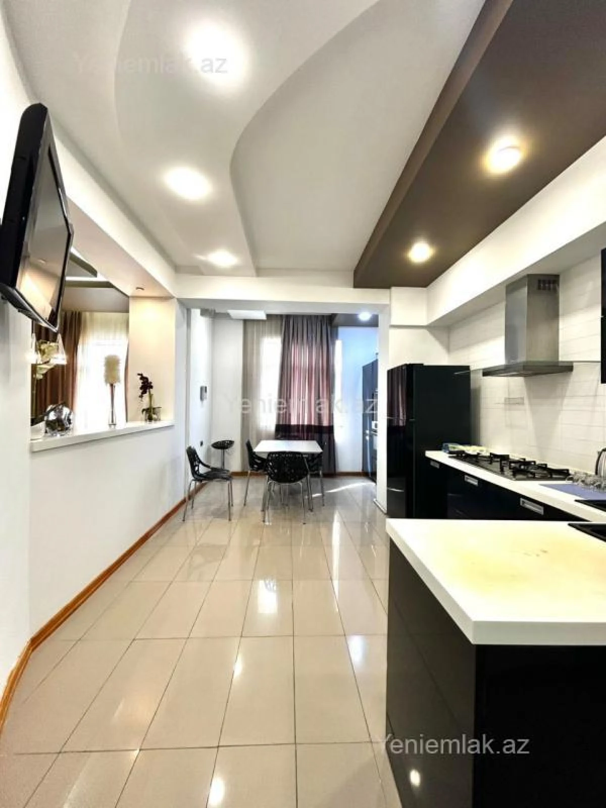 Satılır 3 otaqlı yeni tikili 120 m²