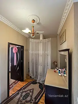 Satılır 2 otaqlı köhnə tikili 60 m²