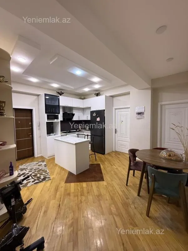 Satılır 3 otaqlı yeni tikili 100 m²