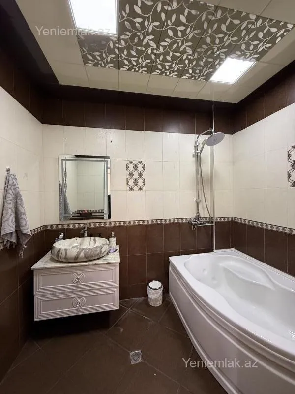 Satılır 3 otaqlı yeni tikili 100 m²