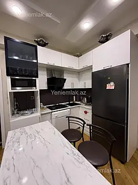 Satılır 3 otaqlı yeni tikili 100 m²