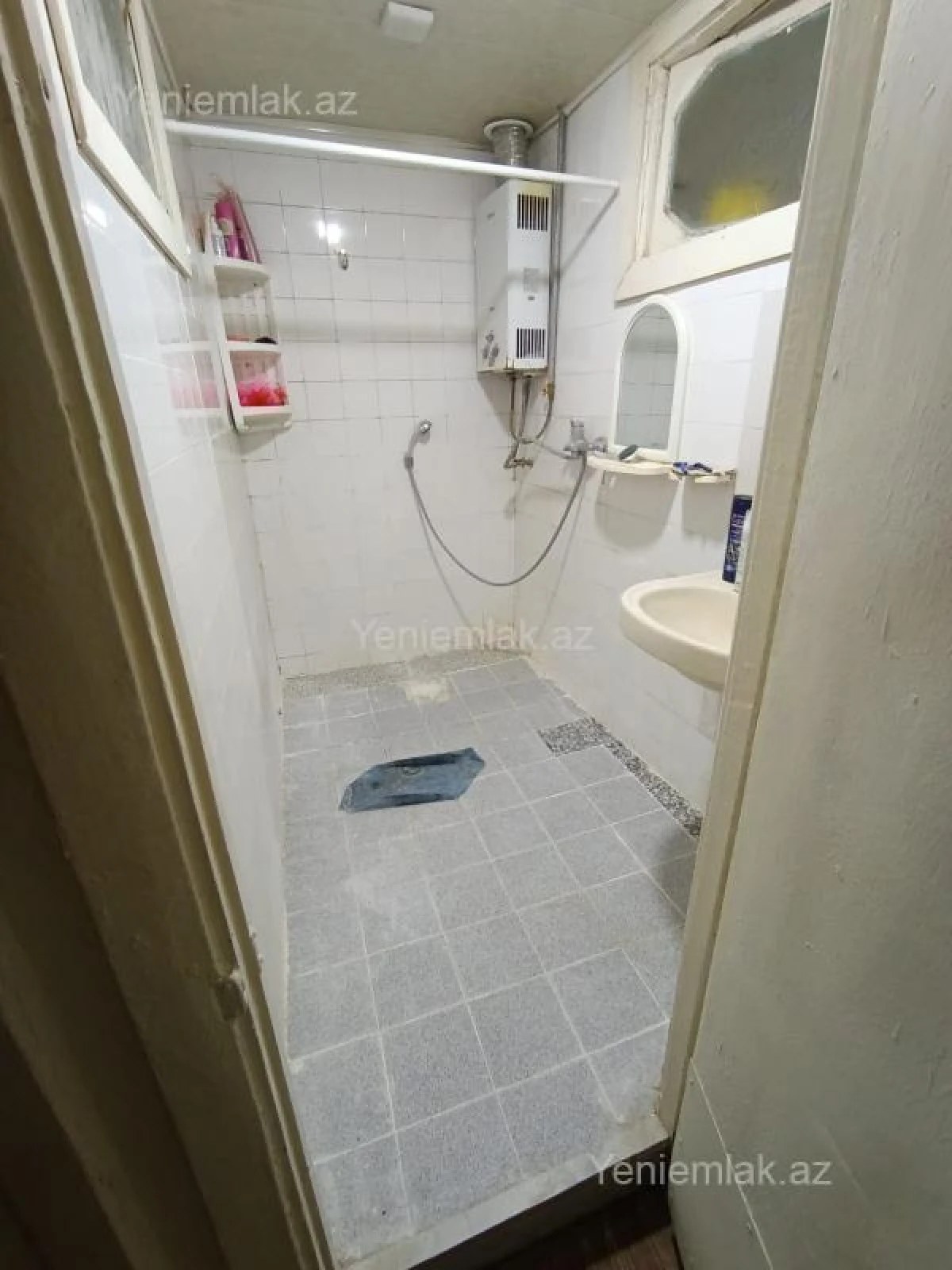 Satılır 3 otaqlı köhnə tikili 75 m²