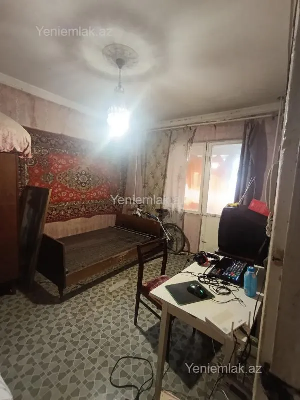 Satılır 3 otaqlı köhnə tikili 75 m²