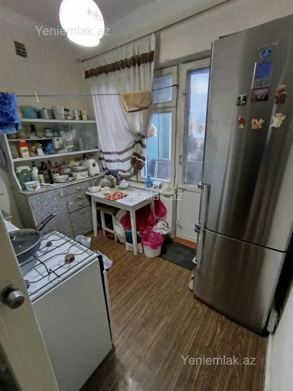 Satılır 3 otaqlı köhnə tikili 75 m²