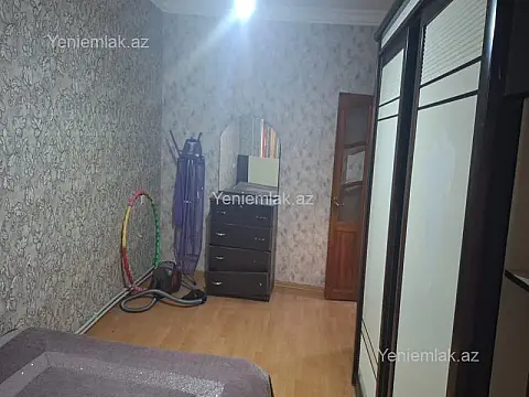 Satılır 3 otaqlı köhnə tikili 80 m²