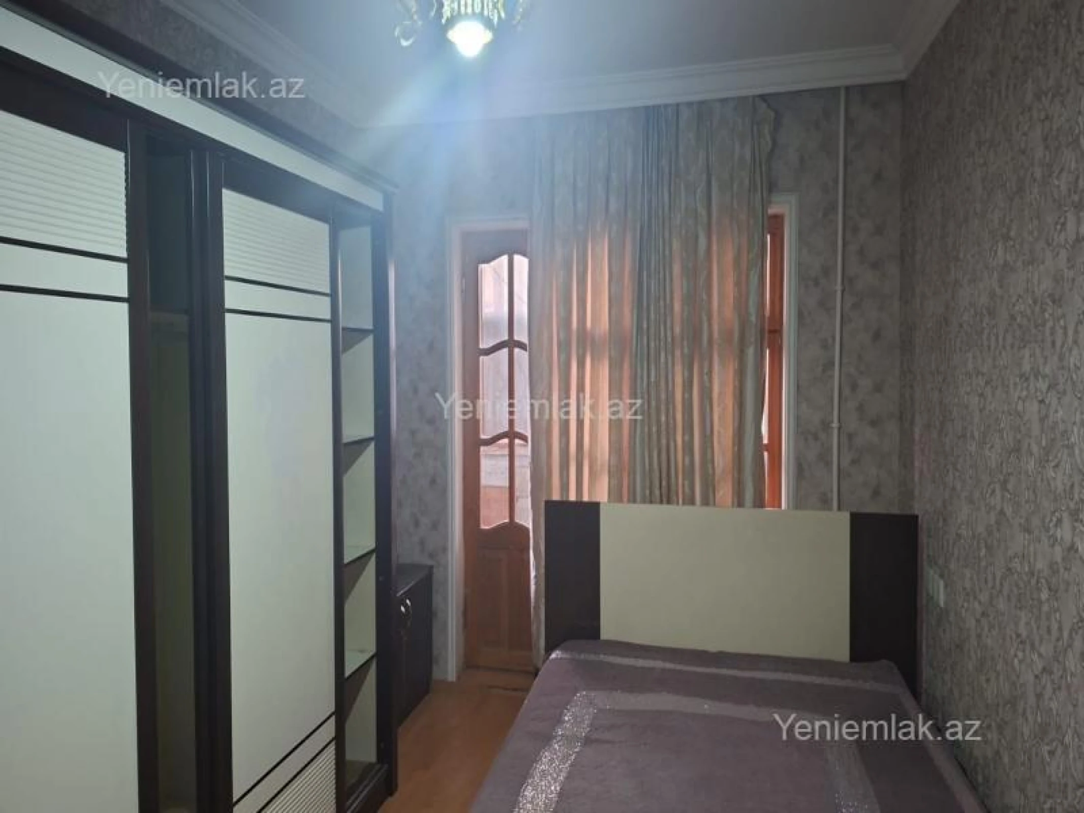 Satılır 3 otaqlı köhnə tikili 80 m²