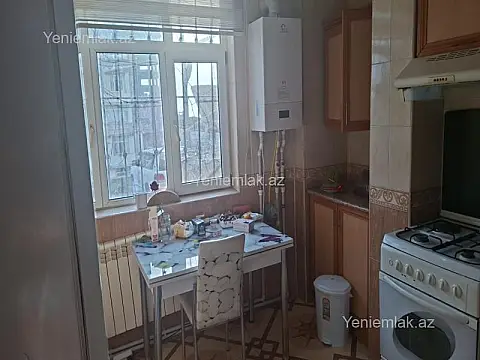 Satılır 3 otaqlı köhnə tikili 80 m²