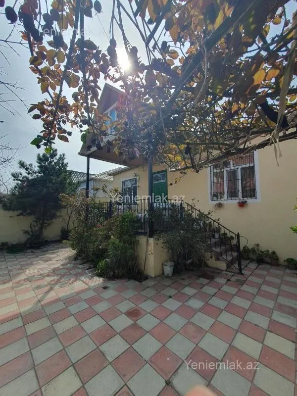 Satılır 3 otaqlı həyət evi 100 m²