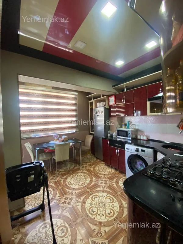 Satılır 5 otaqlı köhnə tikili 120 m²