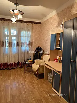 Satılır 5 otaqlı köhnə tikili 120 m²