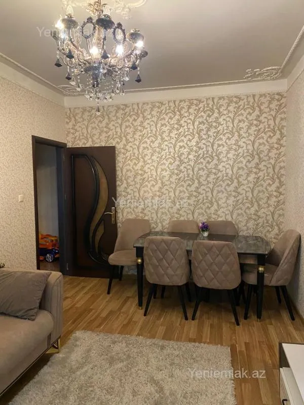 Satılır 5 otaqlı köhnə tikili 120 m²