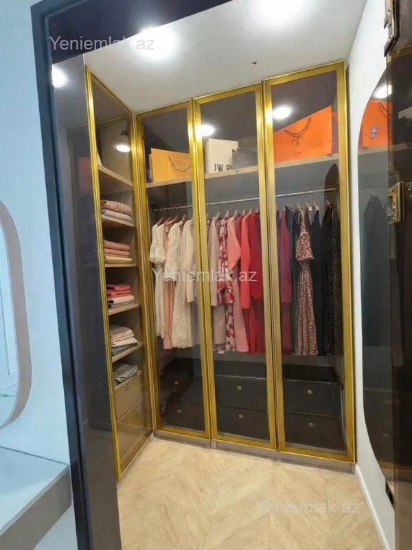 Satılır 3 otaqlı köhnə tikili 95 m²