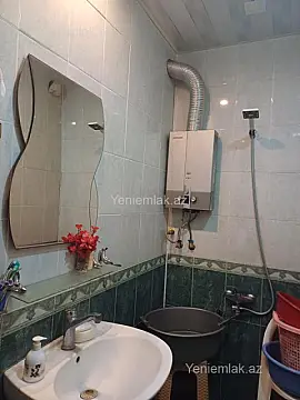 Satılır 5 otaqlı köhnə tikili 130 m²