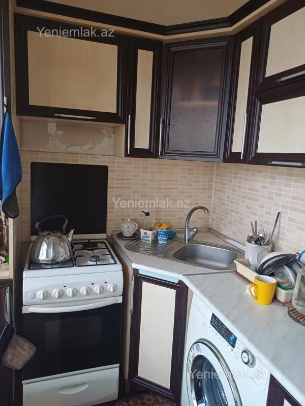 Satılır 5 otaqlı köhnə tikili 130 m²