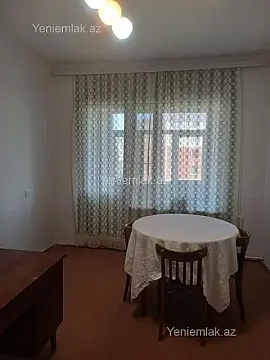 Satılır 5 otaqlı köhnə tikili 130 m²