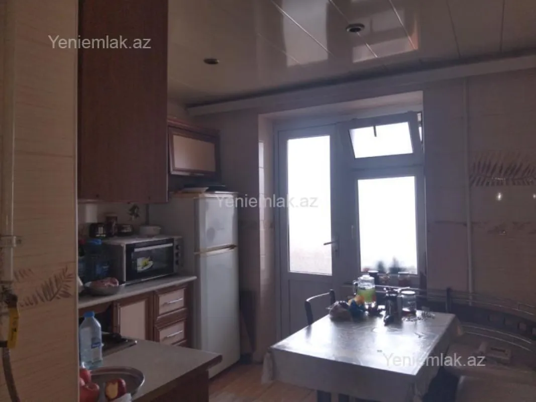 Satılır 3 otaqlı köhnə tikili 80 m²