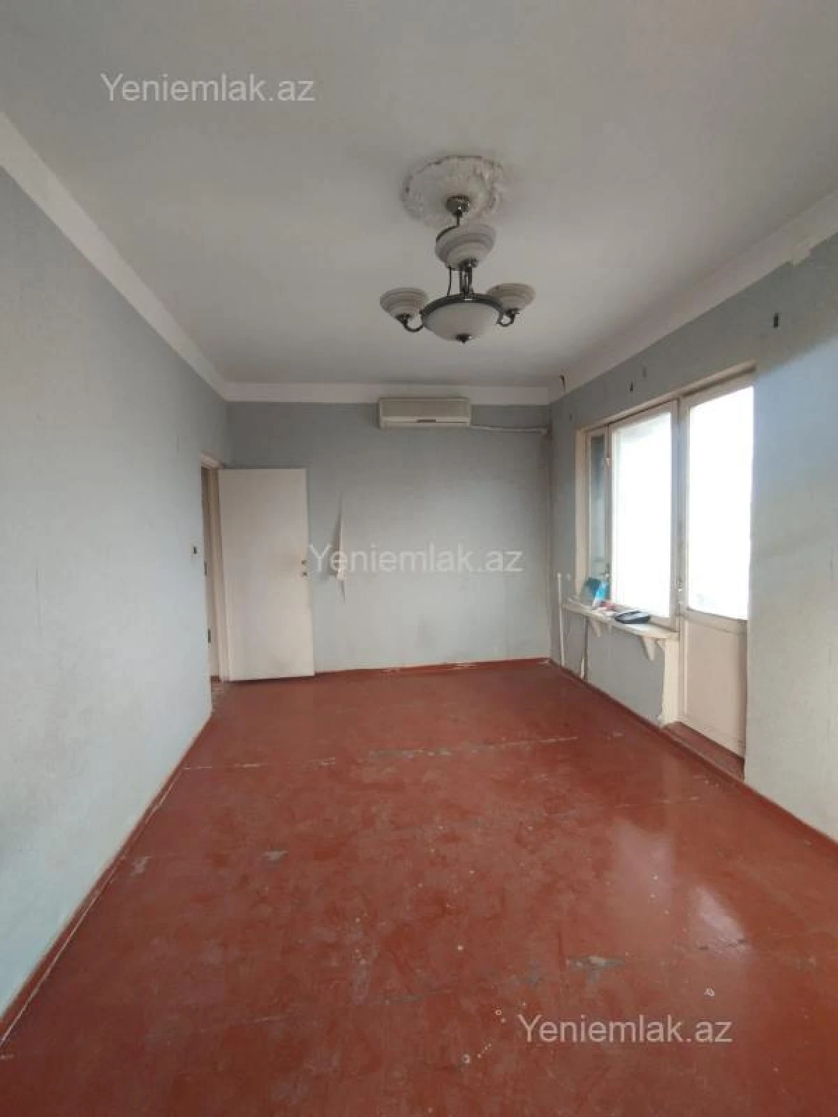 Satılır 1 otaqlı köhnə tikili 45 m²