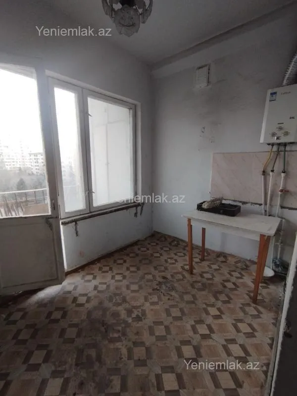Satılır 1 otaqlı köhnə tikili 45 m²