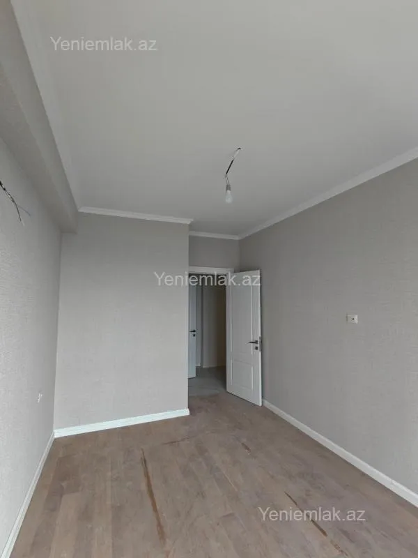 Satılır 3 otaqlı yeni tikili 75 m²