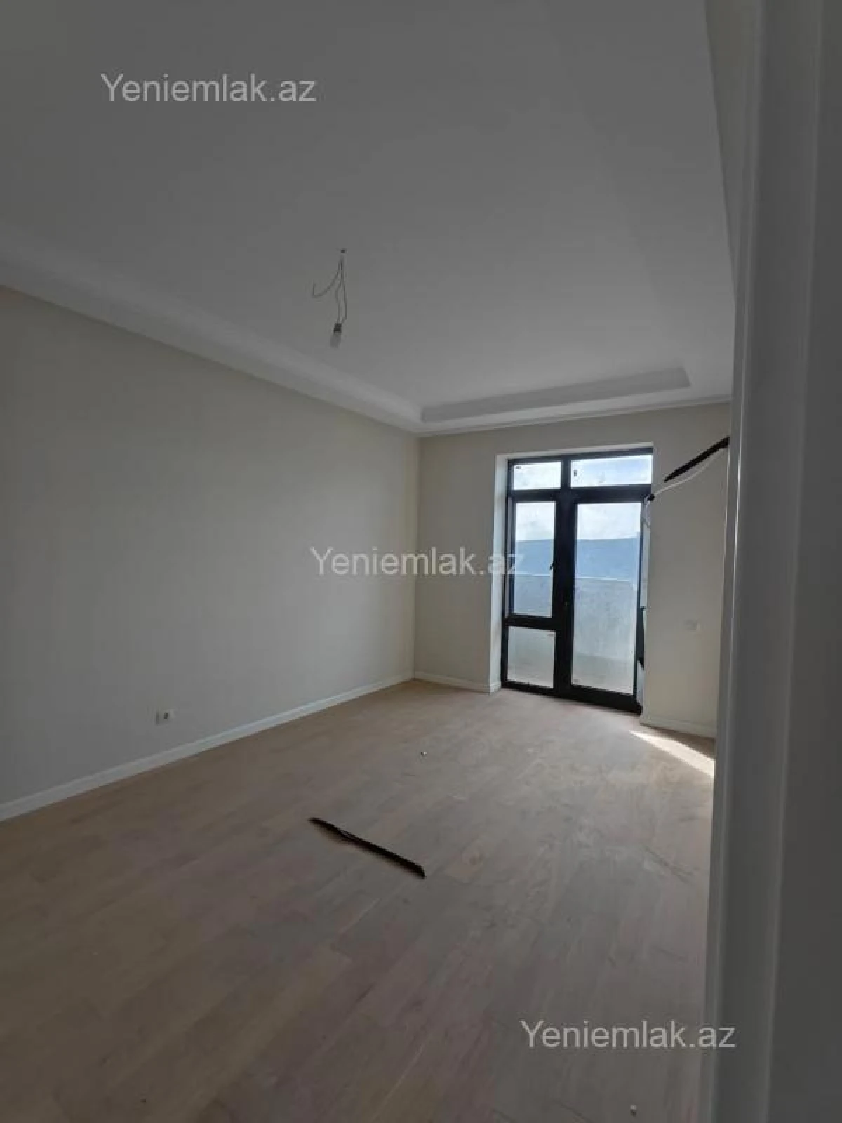 Satılır 3 otaqlı yeni tikili 75 m²