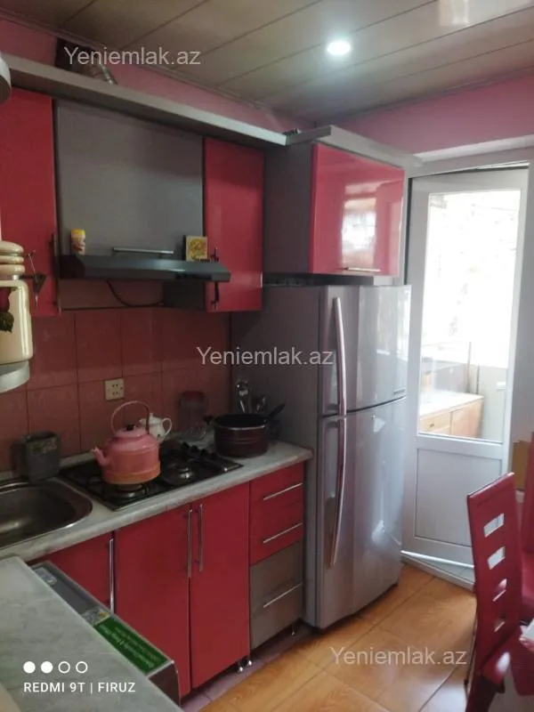 Satılır 3 otaqlı köhnə tikili 75 m²