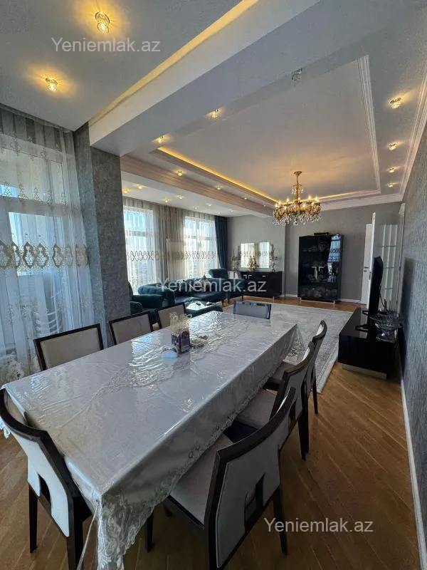 Satılır 3 otaqlı yeni tikili 130 m²