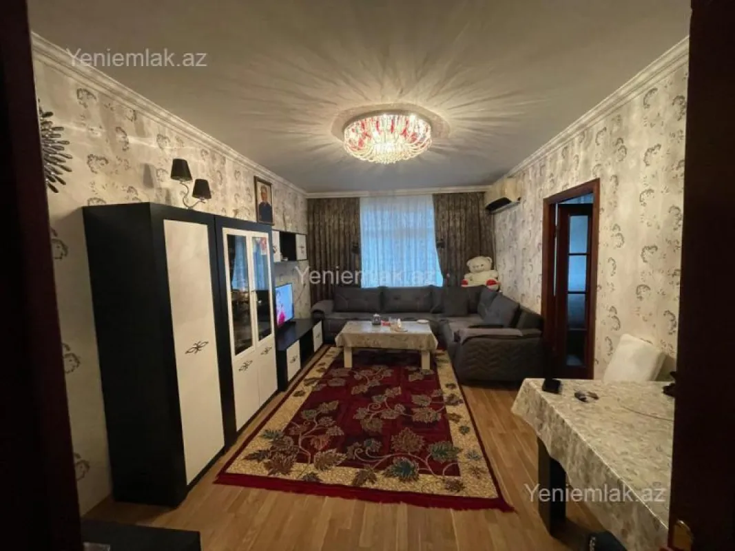 Satılır 4 otaqlı köhnə tikili 100 m²