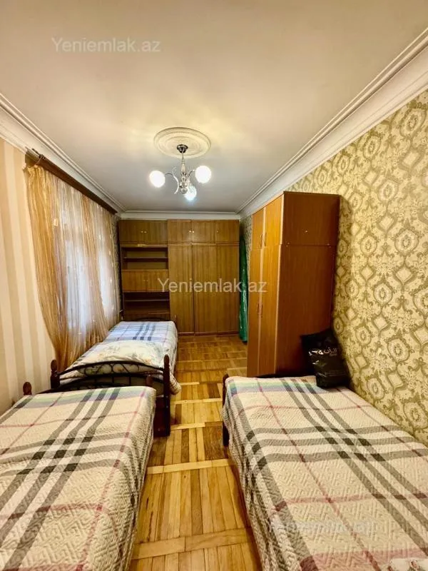 Satılır 2 otaqlı köhnə tikili 60 m²