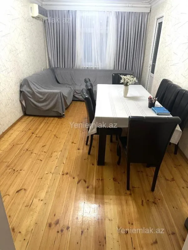 Satılır 5 otaqlı köhnə tikili 120 m²