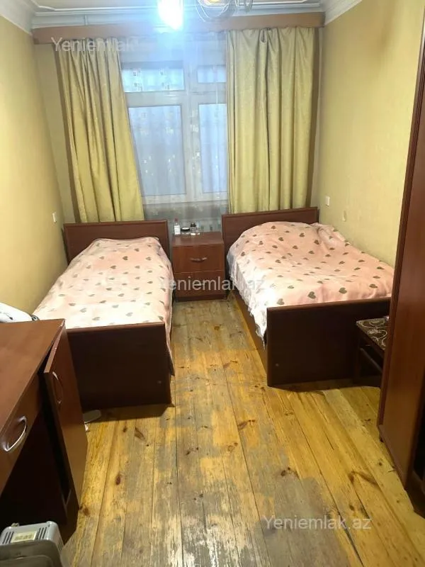 Satılır 5 otaqlı köhnə tikili 120 m²