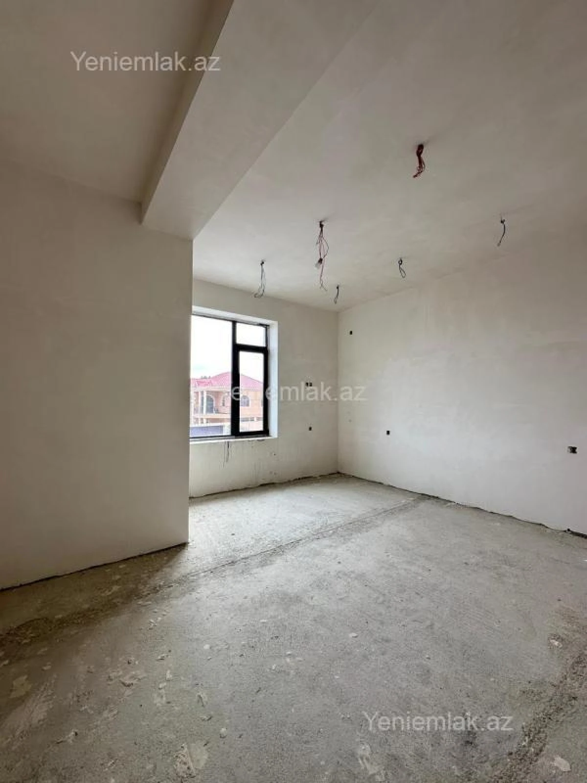 Satılır 4 otaqlı həyət evi 300 m²