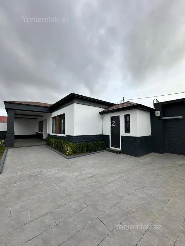 Satılır 4 otaqlı həyət evi 300 m²